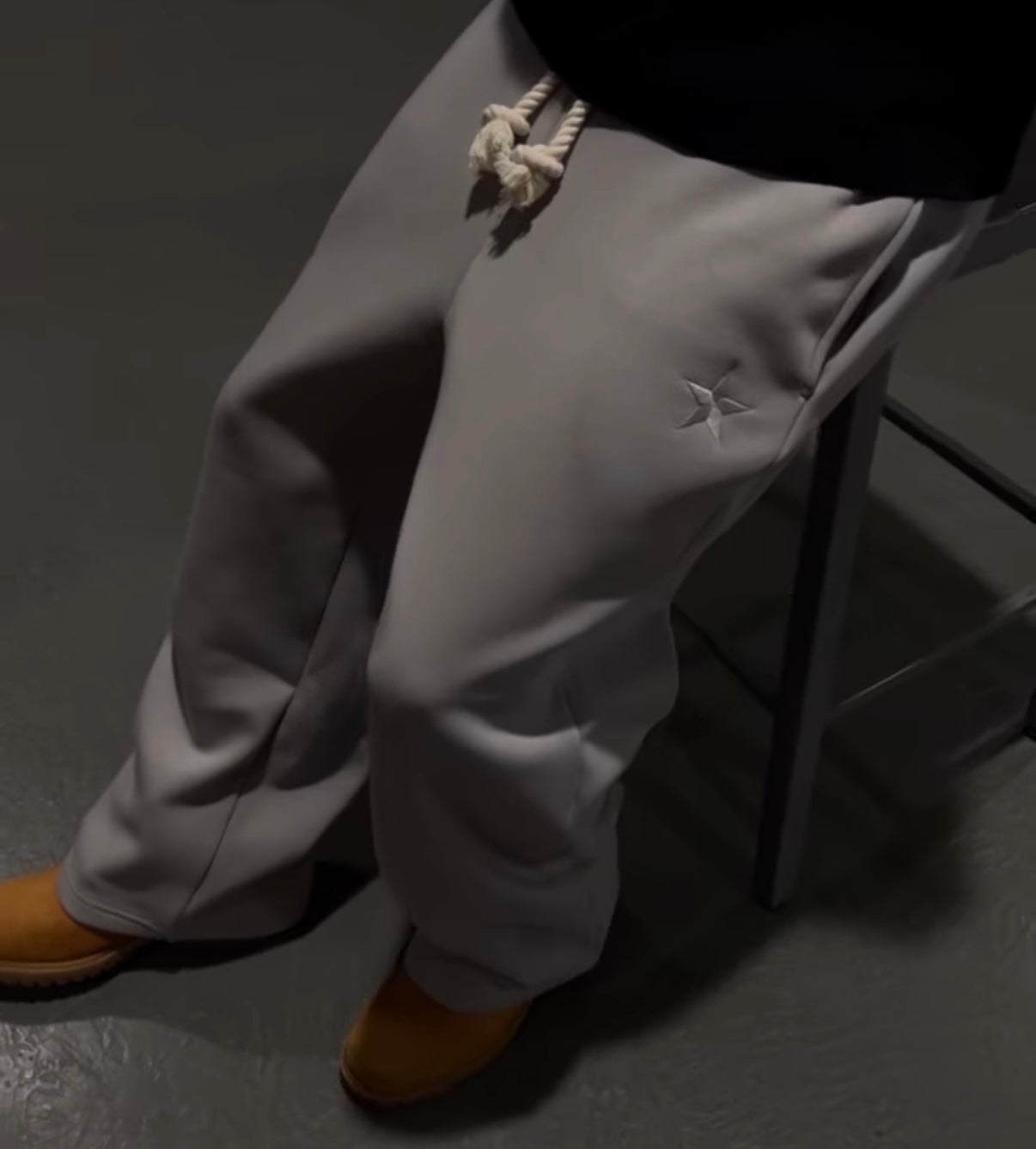 VELORA DOUBLE WAIST SWEATPANTS